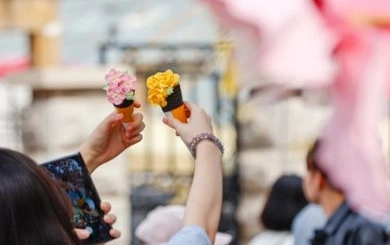 คำฮิตจีน ‘เหล่าจี่’ ปลุกกระแสดูแลหัวใจ ท้าค่านิยมลำบากก่อนสบายทีหลัง